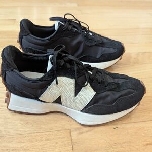 New Balance 327 Women's s Black and Cream Sneakers Size 8
